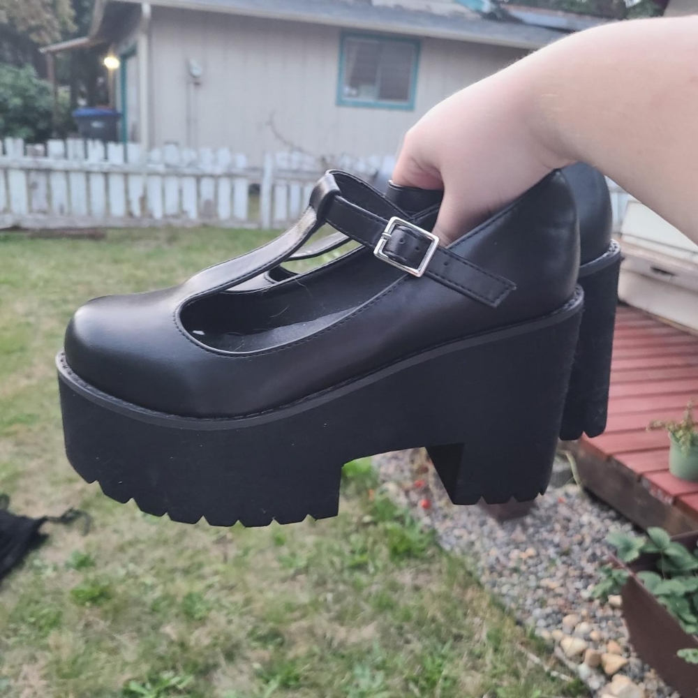 Maryjane platforms